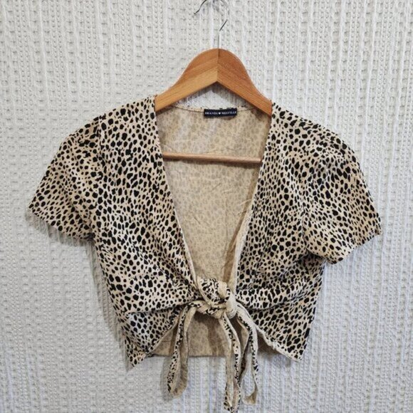 Brandy Melville Cheetah Print Front Tie Rae Crop Top Size Small One Size - Picture 2 of 11